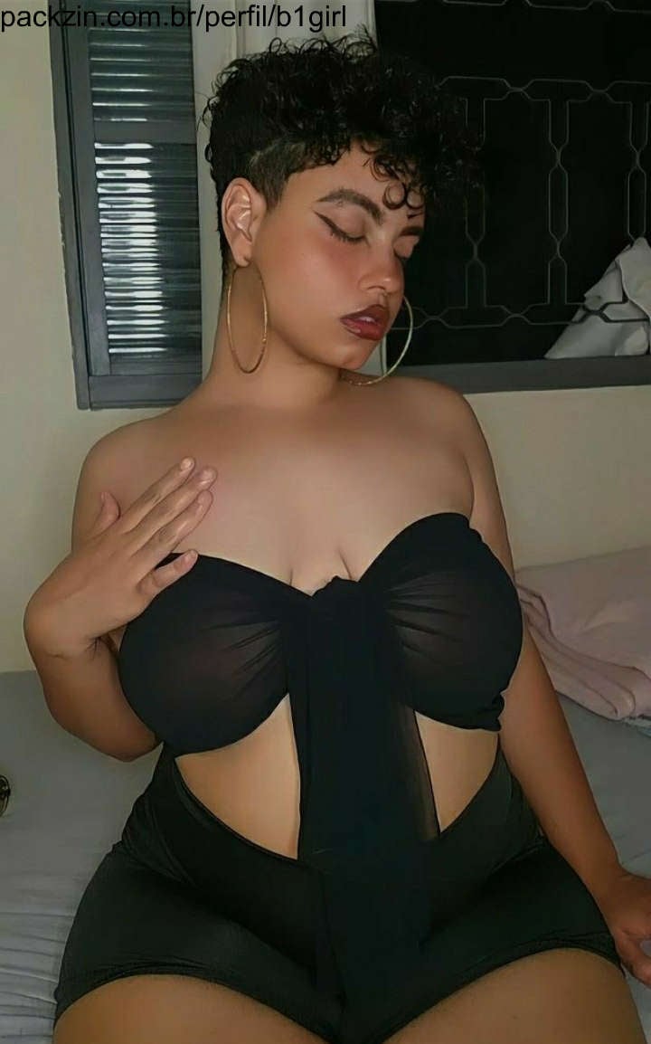 Starboobs: com close na bunda durinha