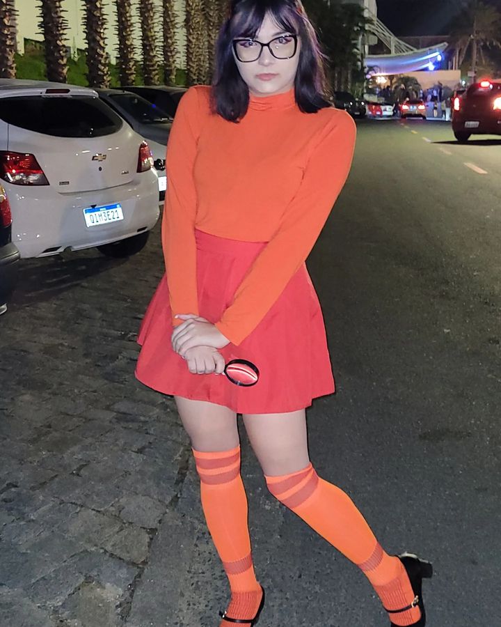 Niellefer nua, pelada e vazada