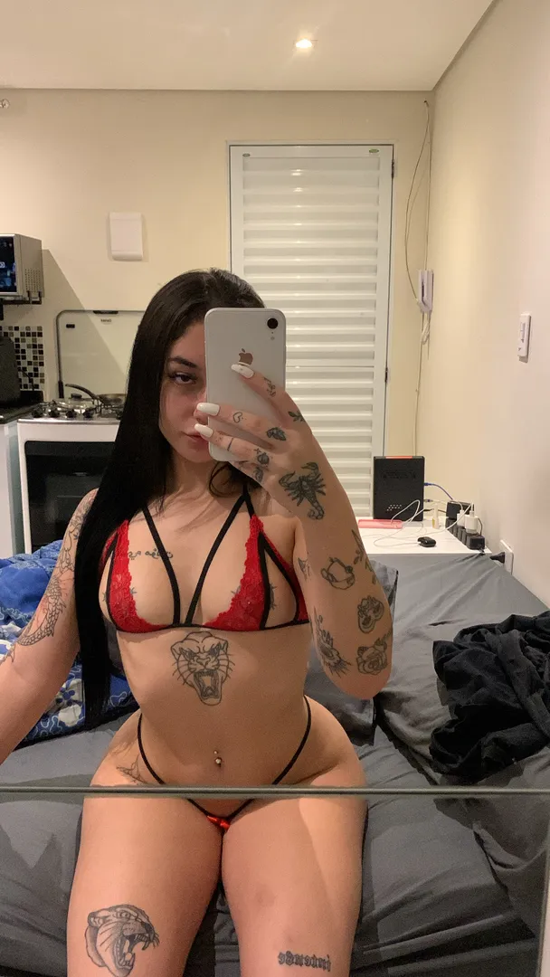 Bruna Santini — safada assim que acordou