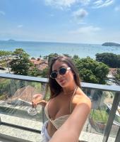 Vitoriagatinoni perfeita se tocando embaixo do lençol