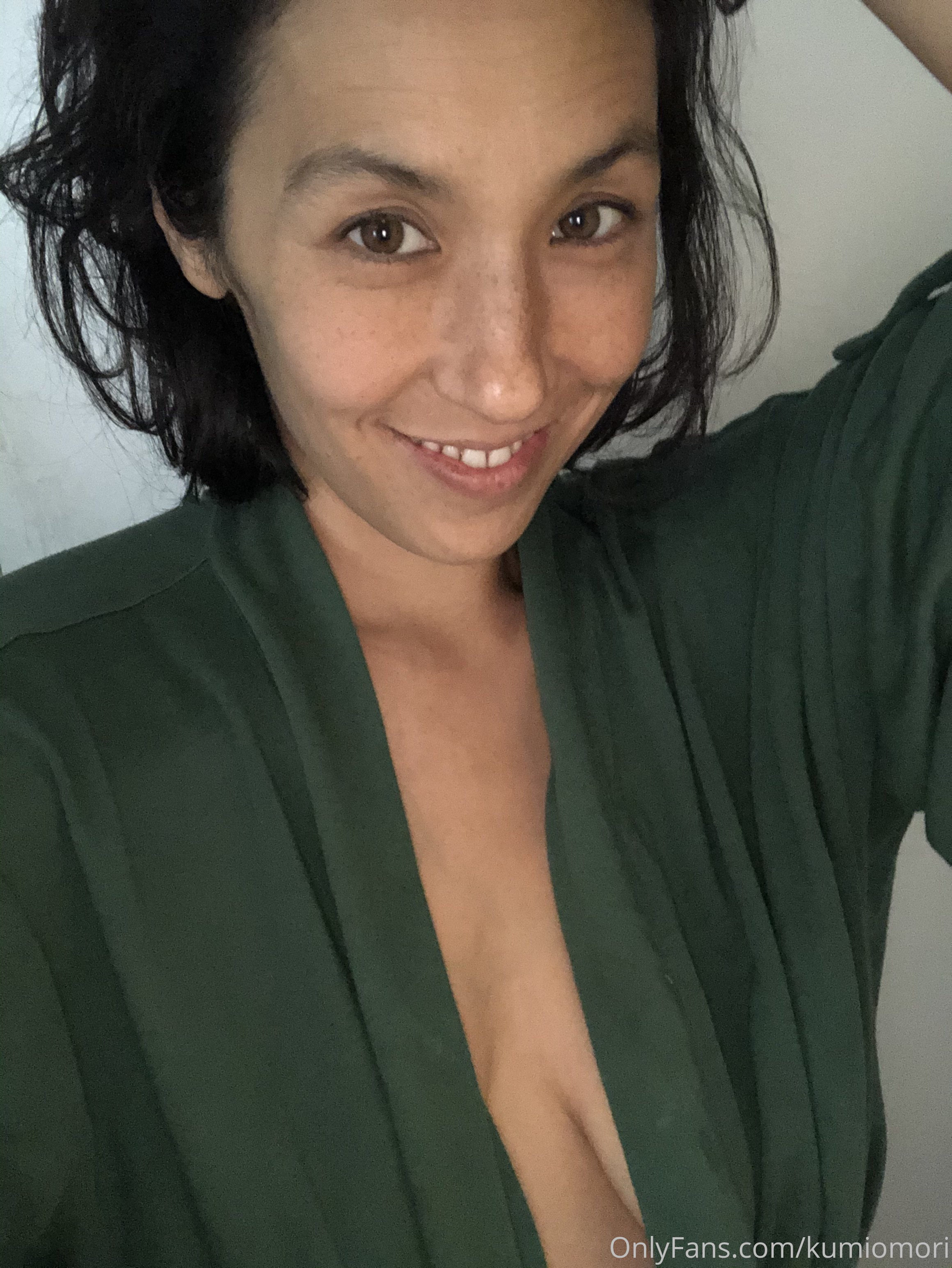 Kumi Omori nua, pelada e vazada