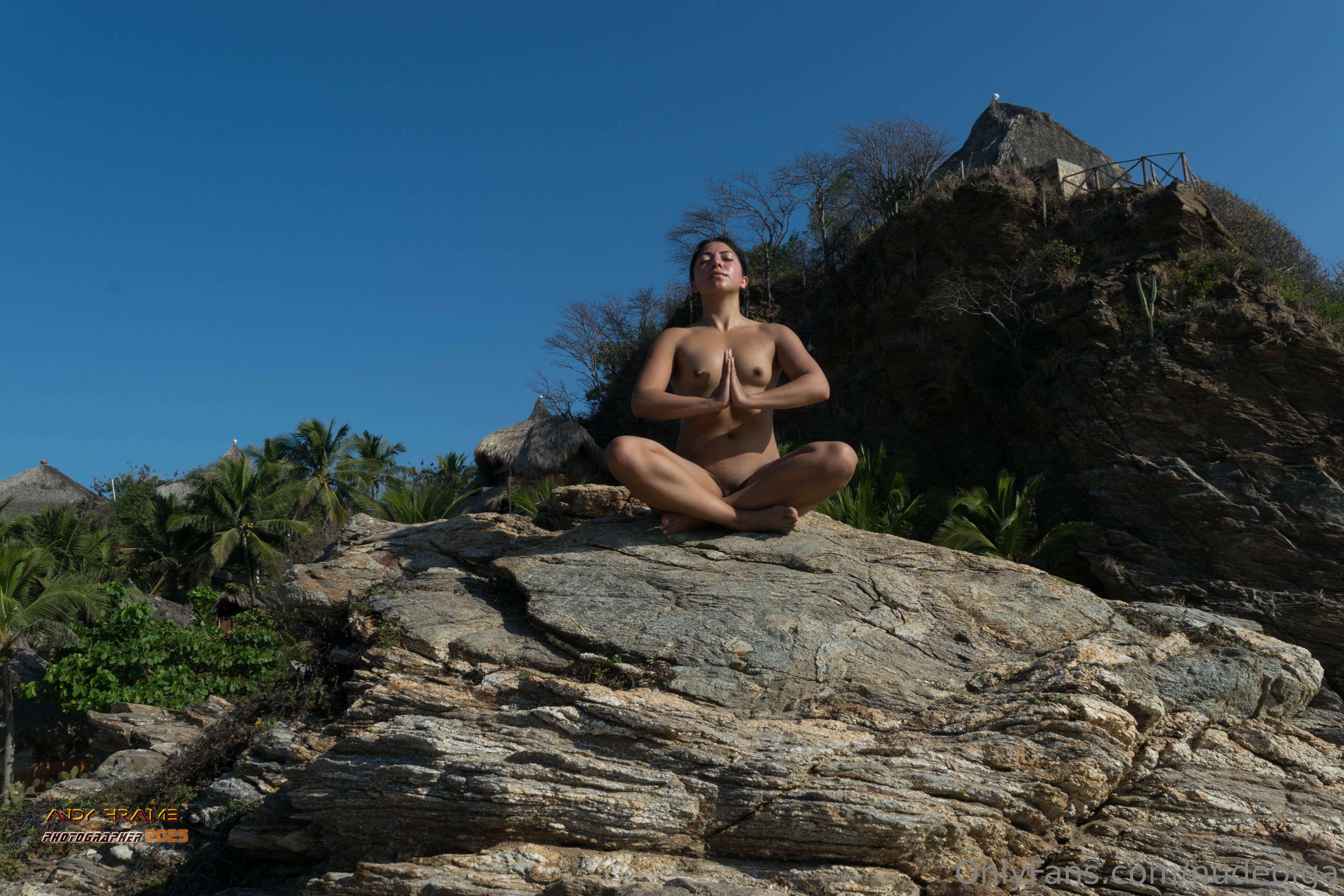 De salto alto e mais nada — NudeOlga