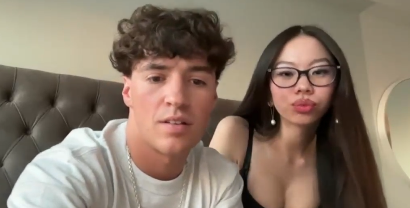 Provocando de quatro no chão — pack de fotos de Alpha_luke vazado
