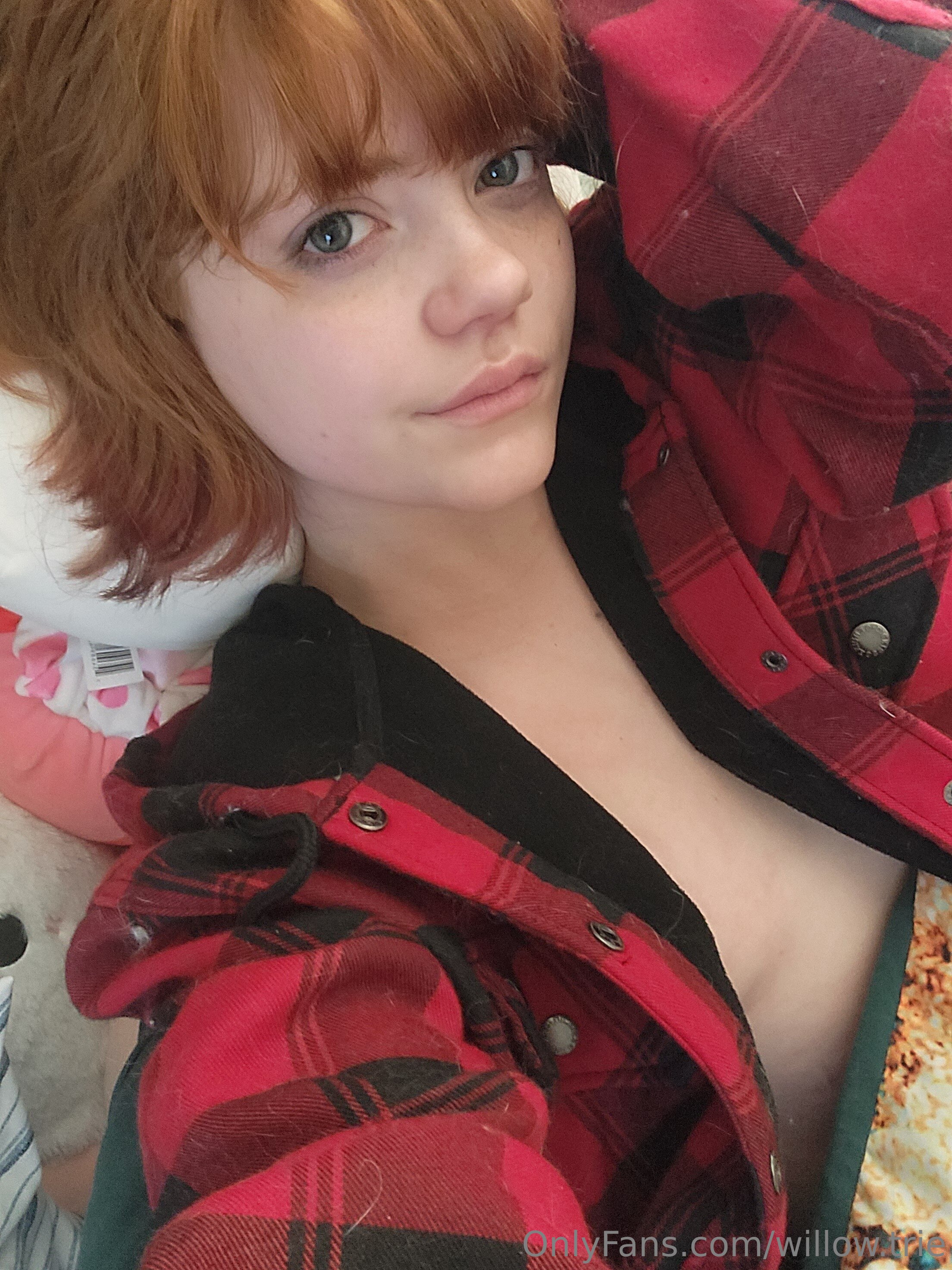 Willow.trie — OnlyFans vazado, maravilhosa, provocando de quatro no chão