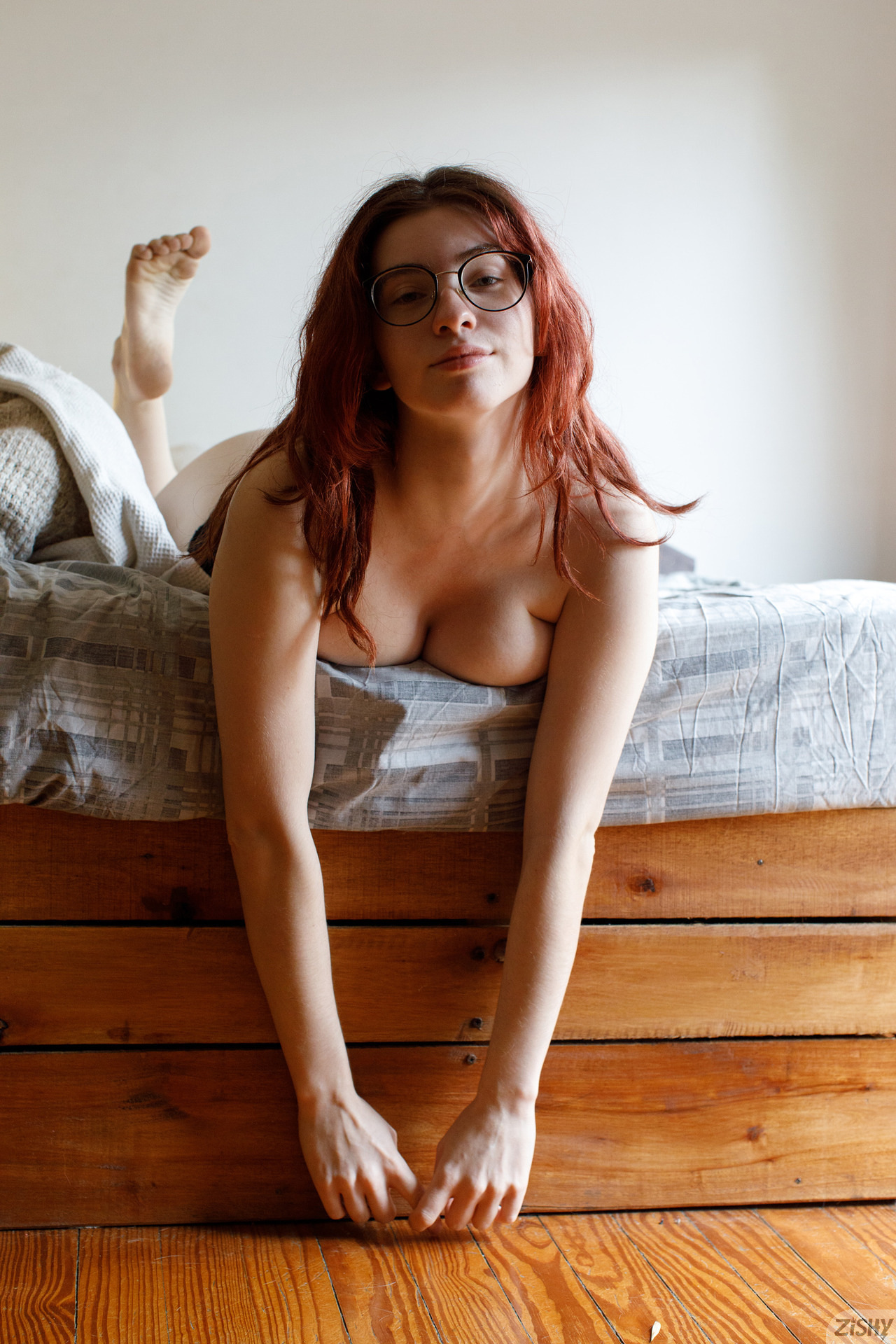 Peladinha no quarto — Victoriaramxs