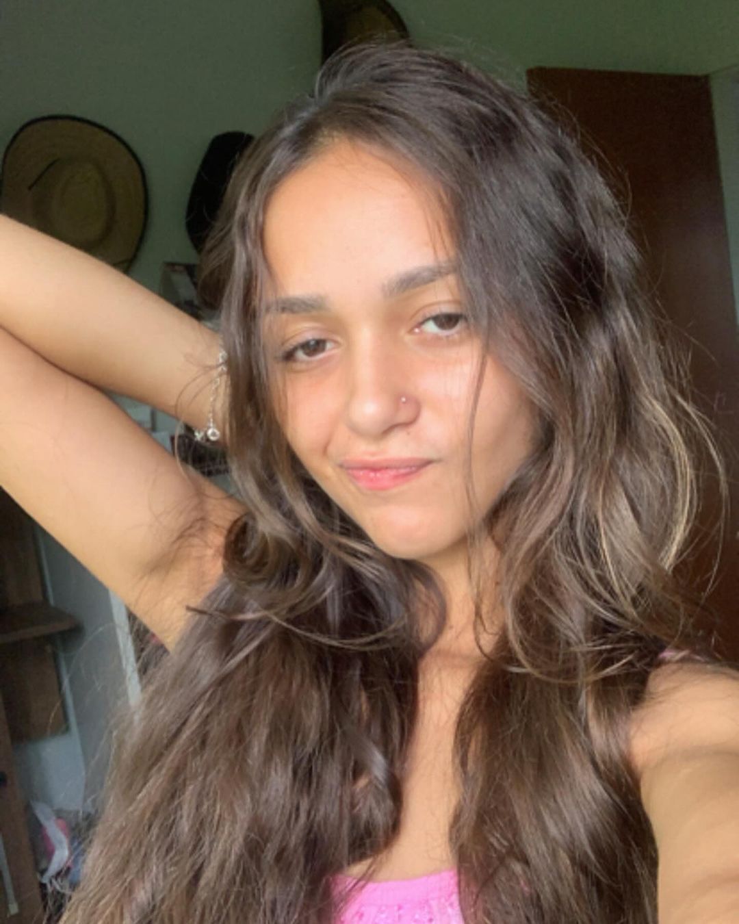 Jhennifer Rodriguess mostrando demais, rebolando só de shortinho