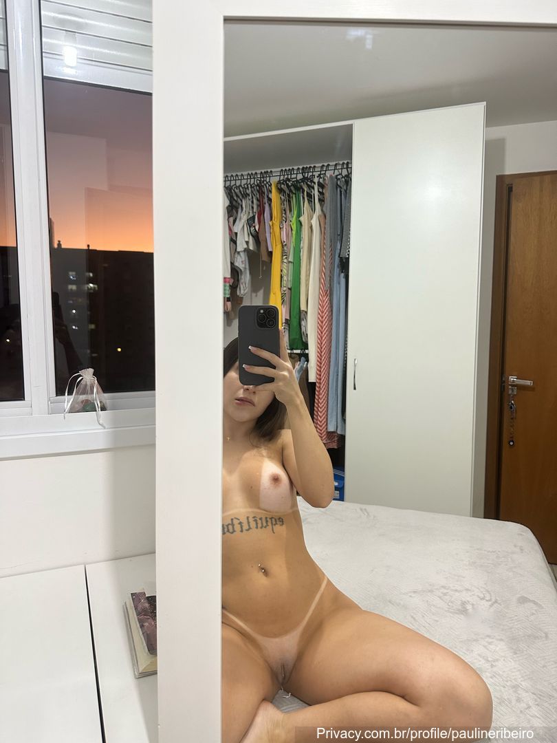 Pack vazado de Pauline Ribeiro: de meia-calça rasgada