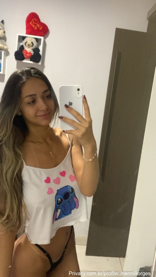 Jhennifer Rodriguess de calcinha fio na cozinha 💦