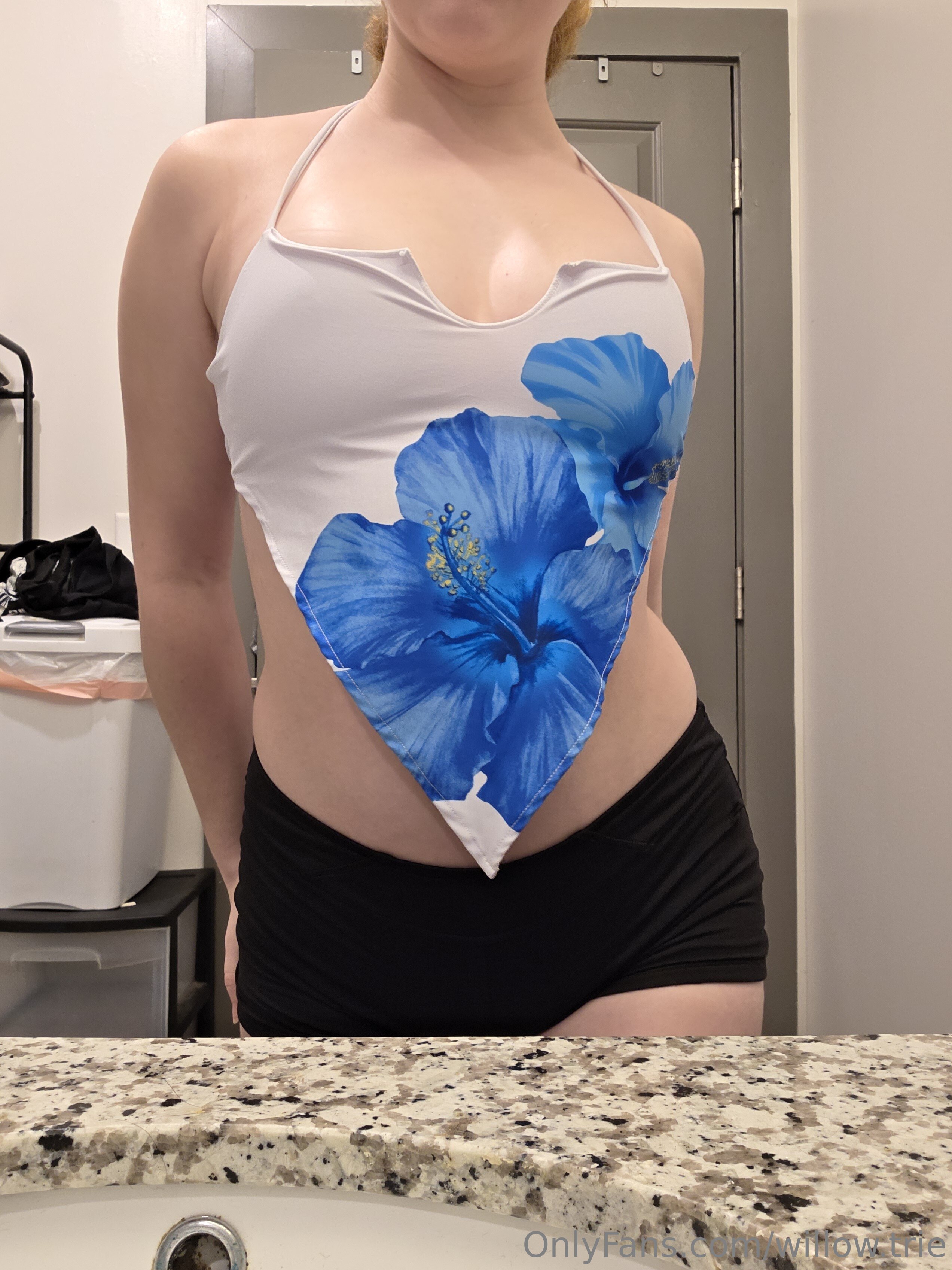 Willow.trie — OnlyFans vazado, seduzindo a câmera, safada assim que acordou