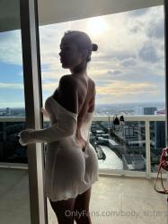 Bruna Luccas mostrando demais, sentando gostoso no travesseiro