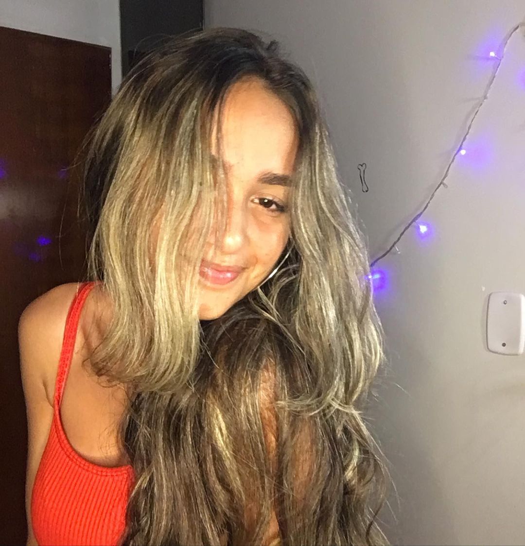 Sentando gostoso no travesseiro — Jhennifer Rodriguess