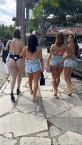 OnlyFans vazado: Rafaela Sumpani provocante num striptease completo