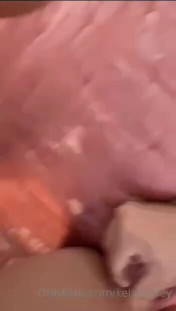 Keisha Grey — OnlyFans vazado, molhadinha depois do banho