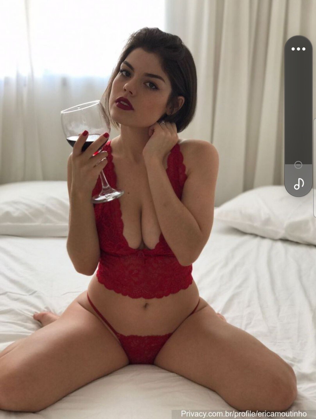 Érica Moutinho antes de dormir sem pijama