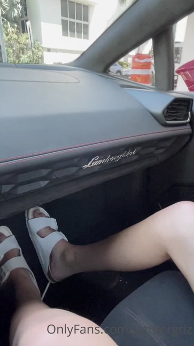 Ambie Bambii gets wild and fucks