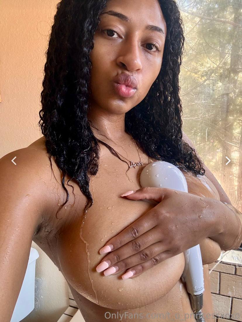 Kalani Rogers — OnlyFans vazado, de regata sem sutiã