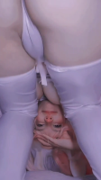OnlyFans vazado: Starlacosplay sapeca, de lingerie preta na cama