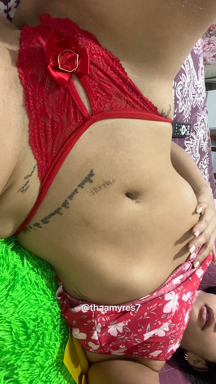 Thamyres Campos tesuda, tirando a roupa bem devagar