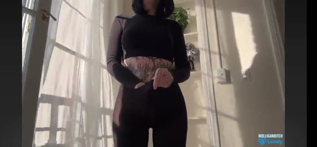 Molliganbitch | Julia Molligan: trans amadora brasileira, no motel sem censura