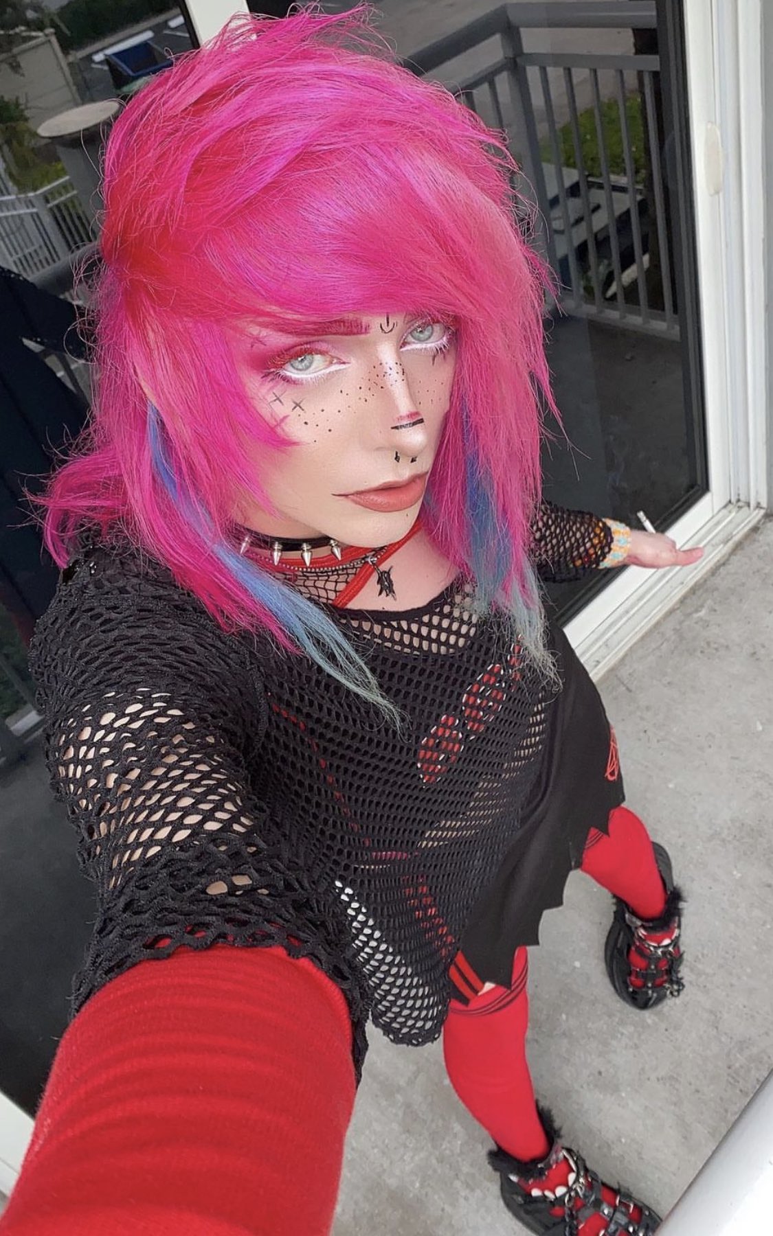 No motel sem censura — travesti Scenetwink sem censura