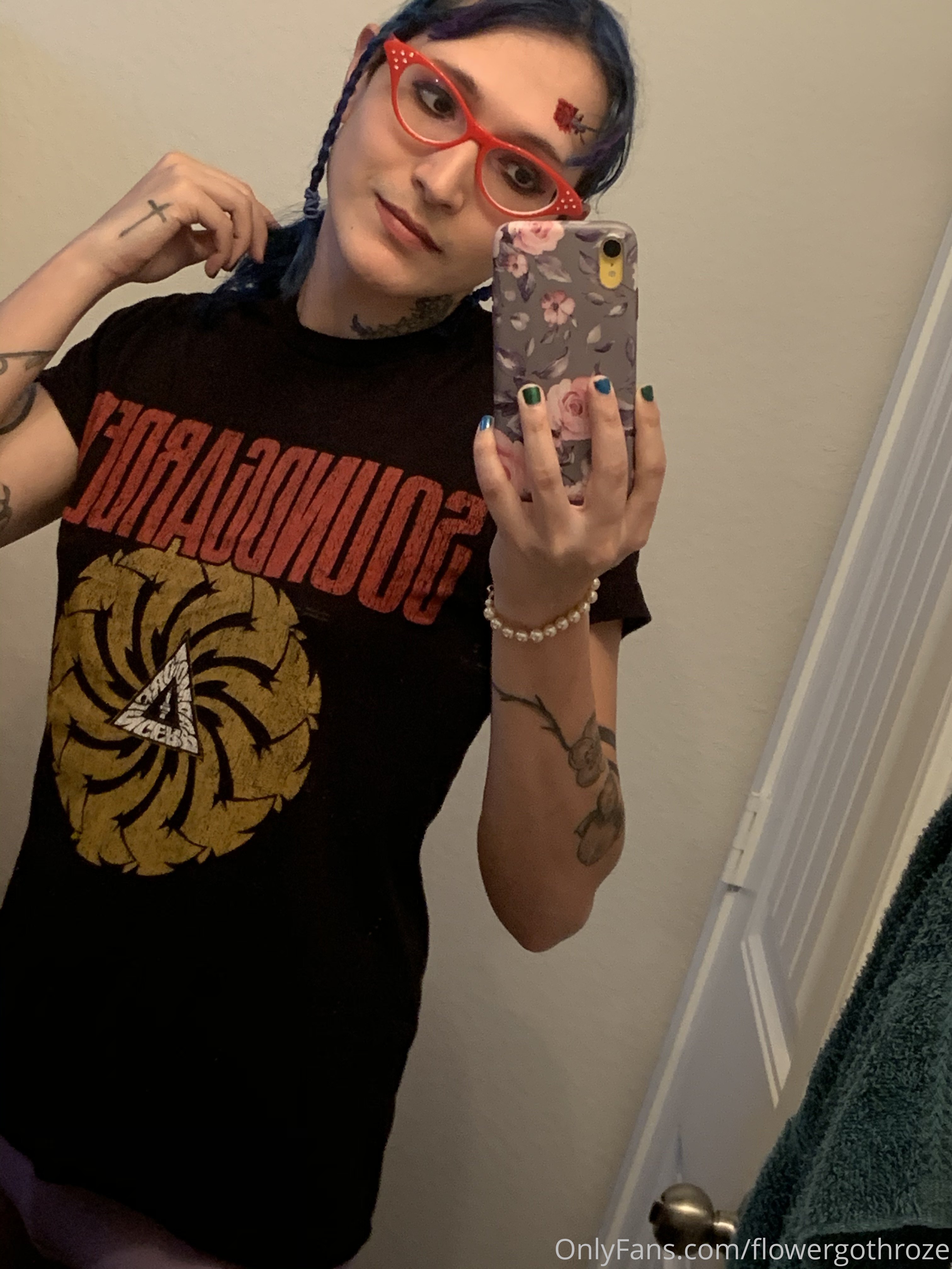 Tgirl Flowergoth Roze Fogosa de biquíni fio-dental na piscina