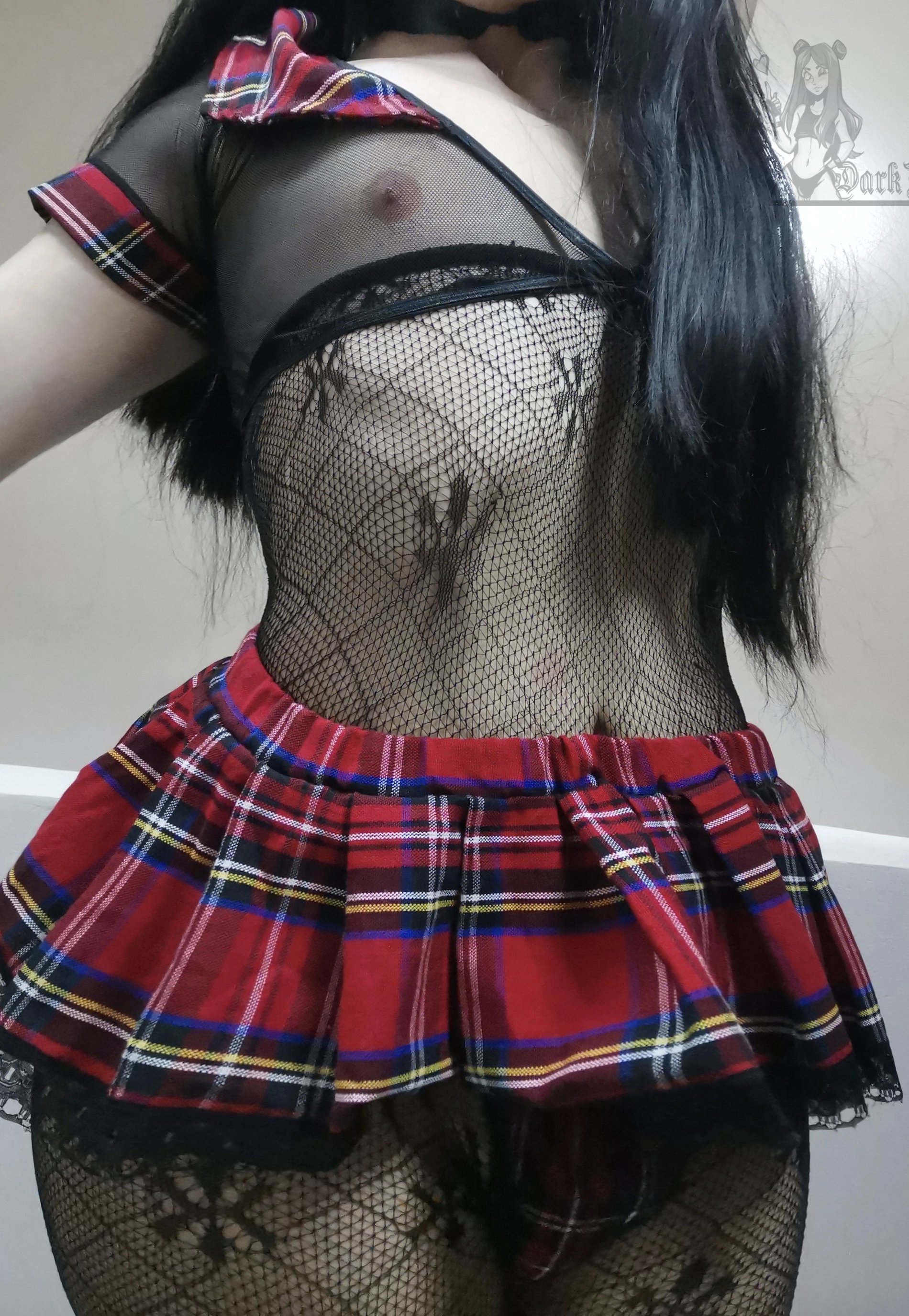 Vídeo +18 trans: DarkWaifuTrap Sapeca nua tomando sol na varanda