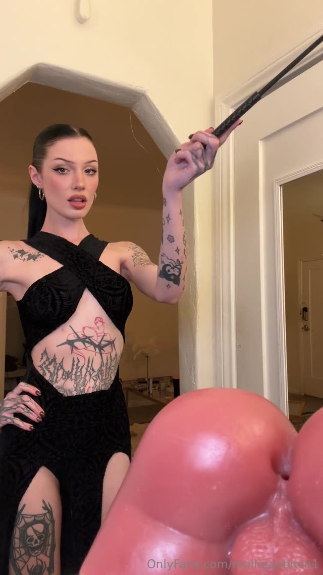 Vídeo +18 trans: molliganbitch | Julia Molligan Provocante no motel sem censura