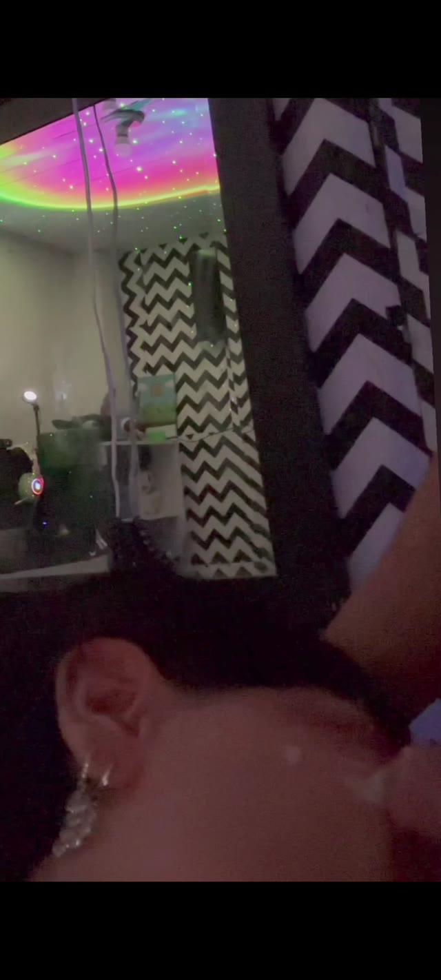 Tgirl _himen0 safada, de salto alto e mais nada