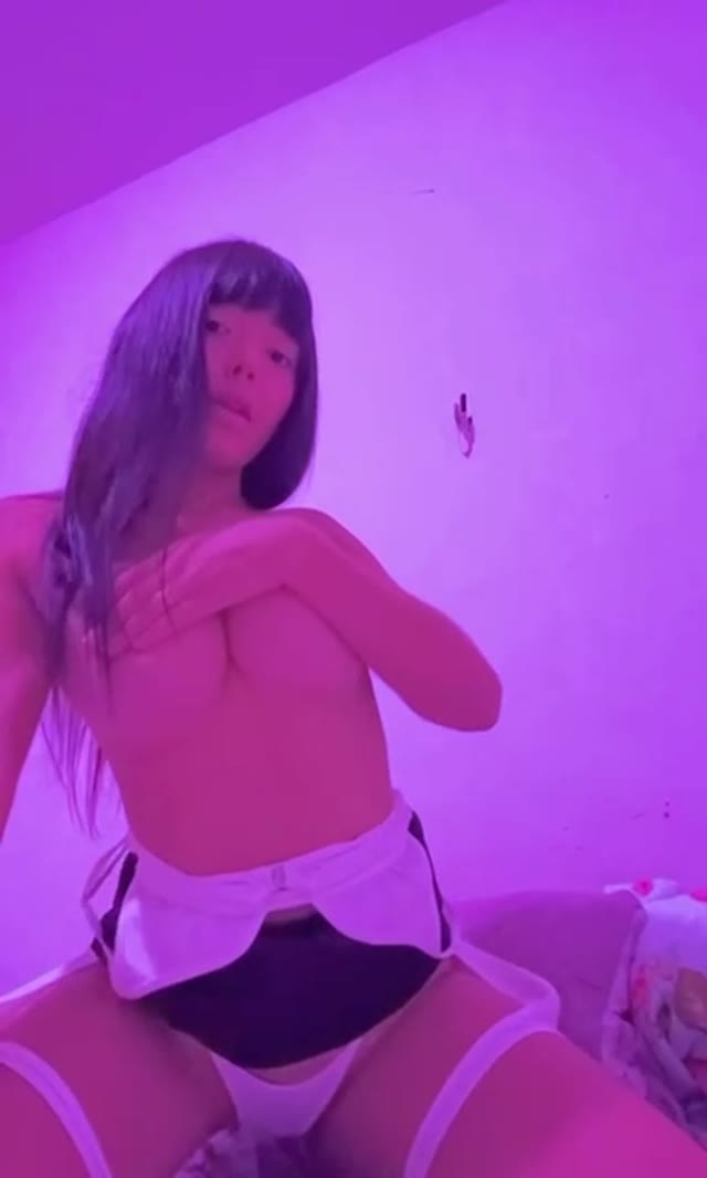 Trans Ninfa Japa de salto alto e mais nada