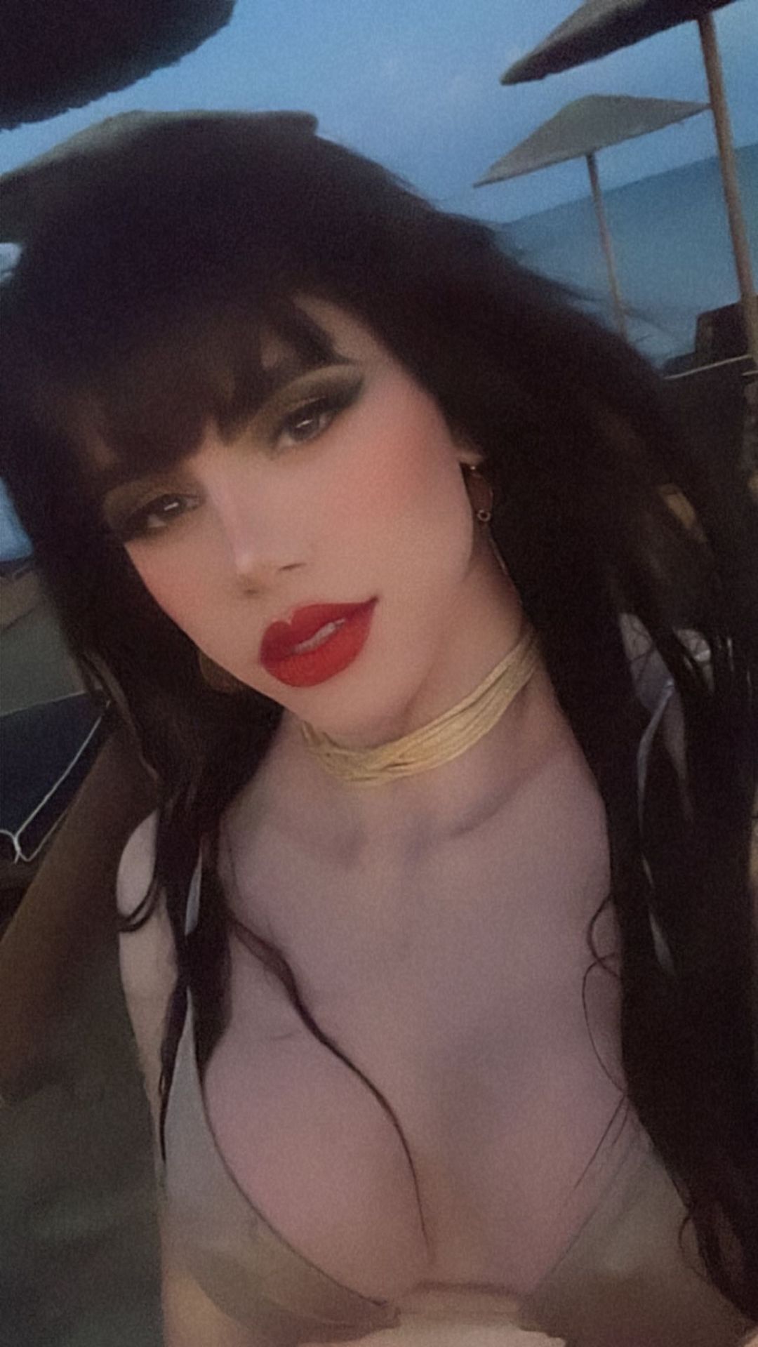 Vídeo +18 trans: Natalie Uwu Sapeca de regata sem sutiã