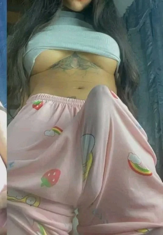 Vídeo +18 trans: Manu Maya sapeca, molhadinha depois do banho