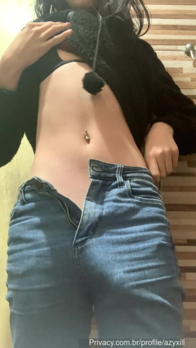 Azyxill num striptease completo — travesti Azyxill/alicesantosx sem censura