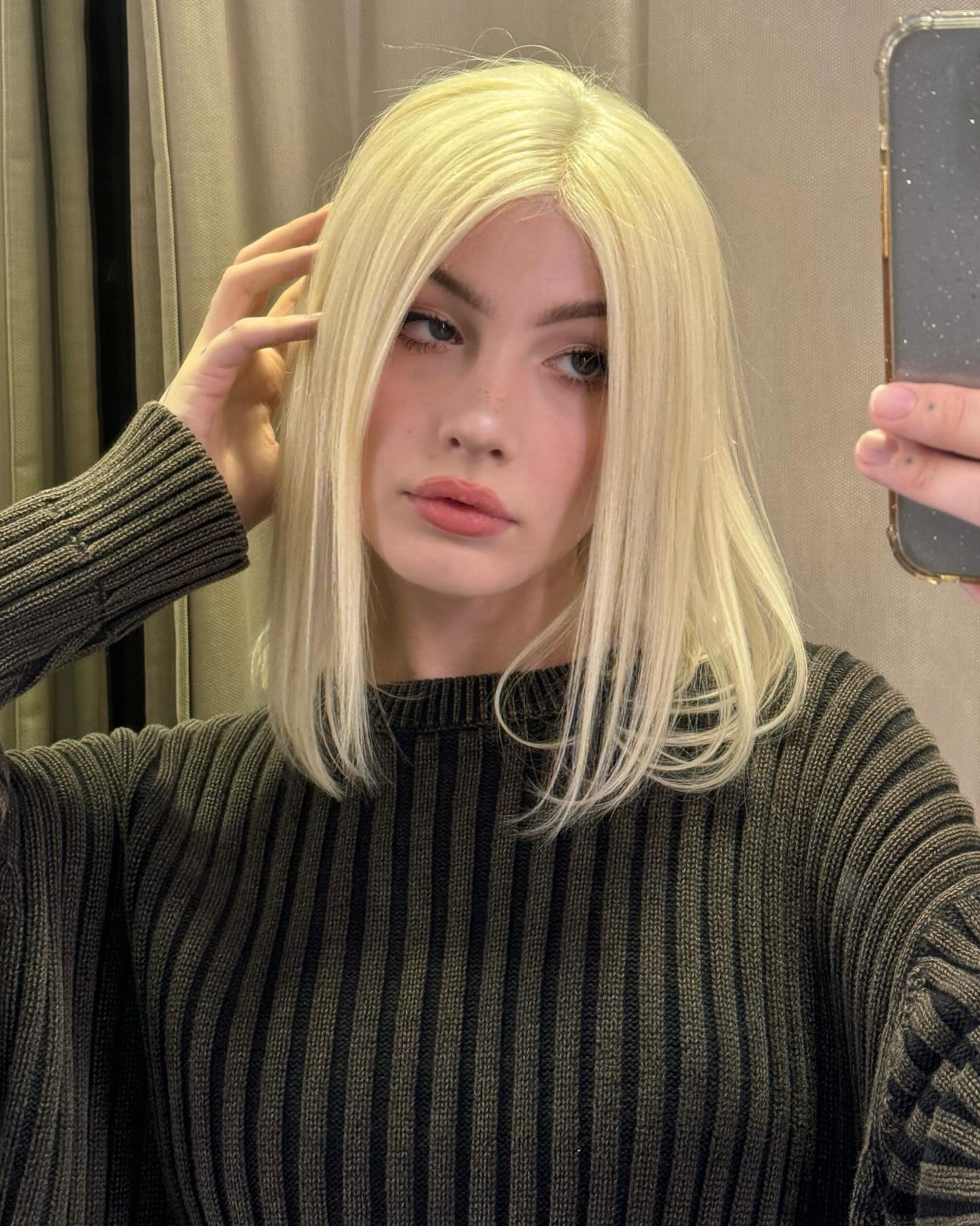 Vídeo +18 trans: molliganbitch | Julia Molligan dançando de fio dental