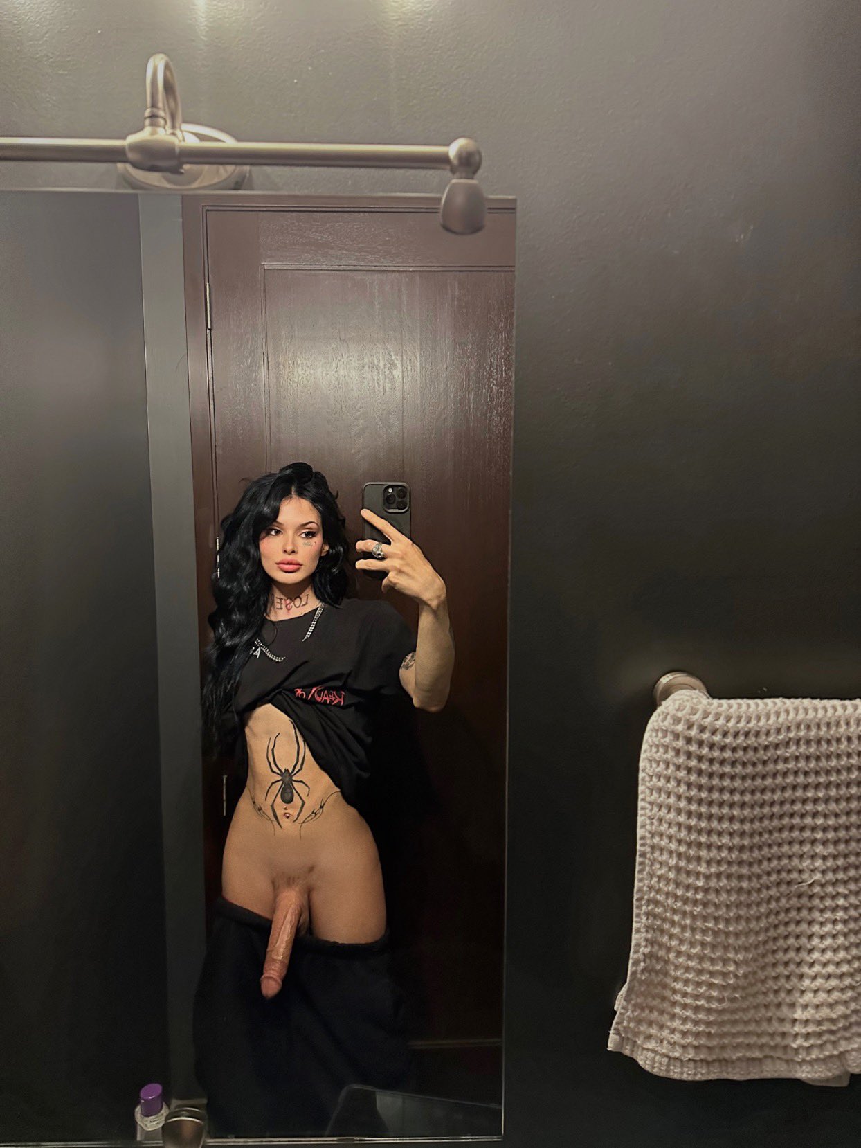 Trans Manu Maya safada, rebolando gostoso
