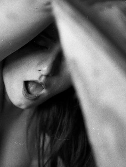 Ariana rebolando gostoso