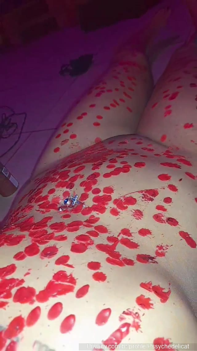 Toda molhada no banho