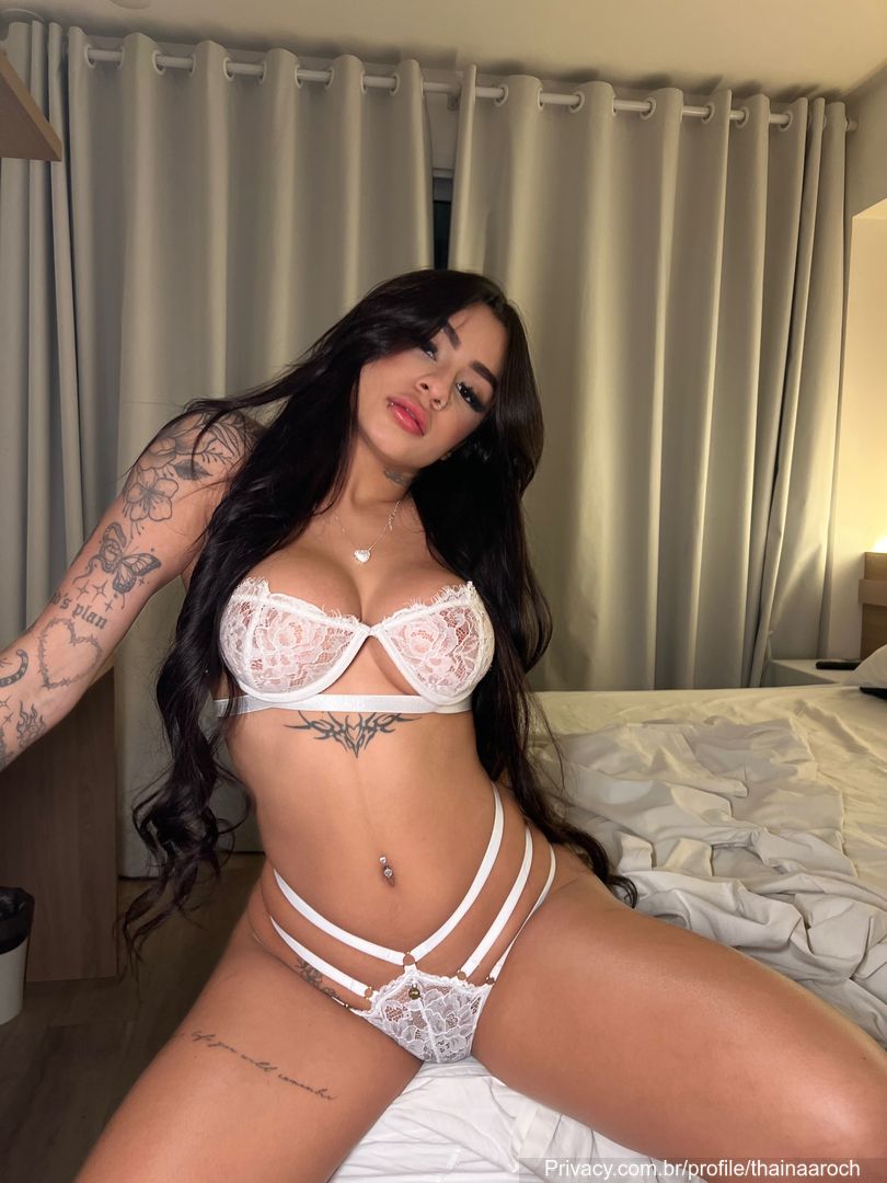 Thaina Rocha dançando funk sem roupa