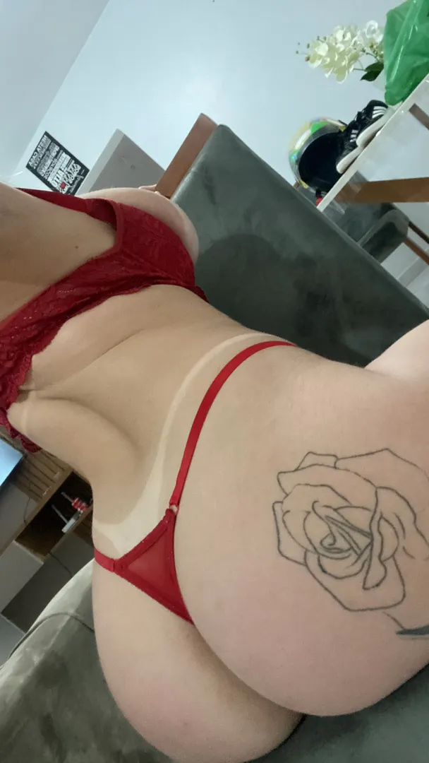Sentando gostoso no travesseiro — Jenyffer Kauana