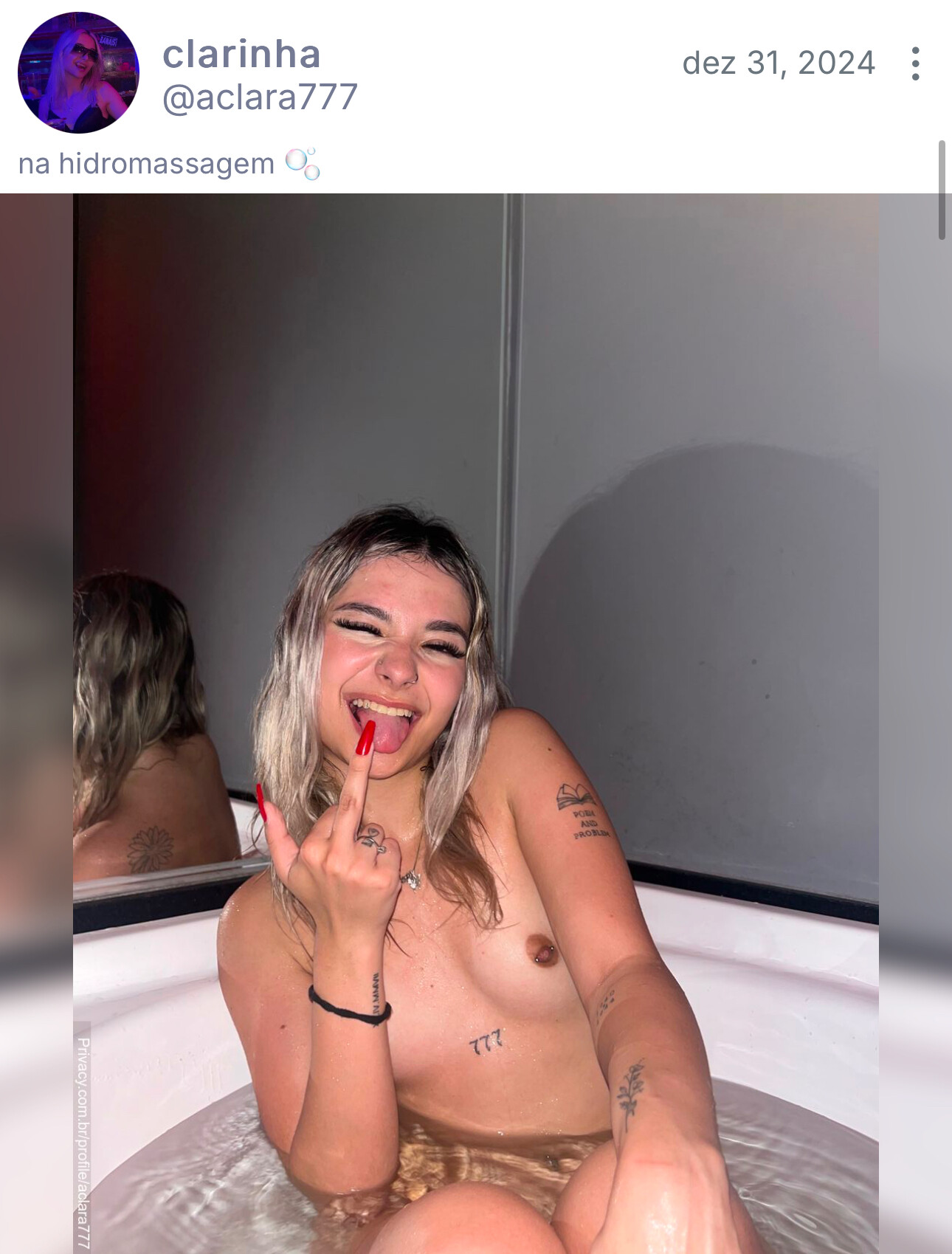 Clara Arcari — sentando gostoso no travesseiro