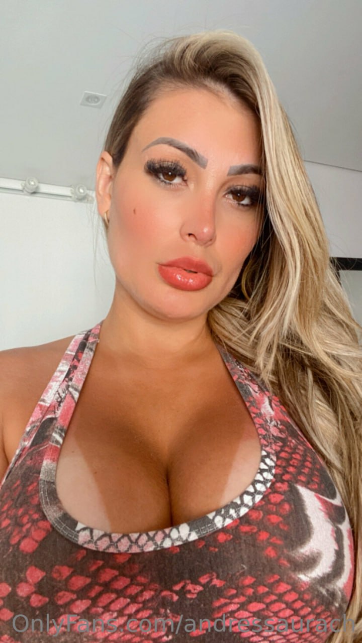 Andressa Urach gemendo baixinho sozinha, depois provocando na webcam #462