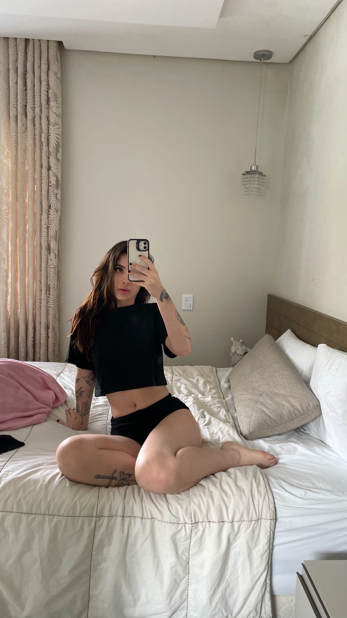 Kaiani Santos — dançando funk sem roupa