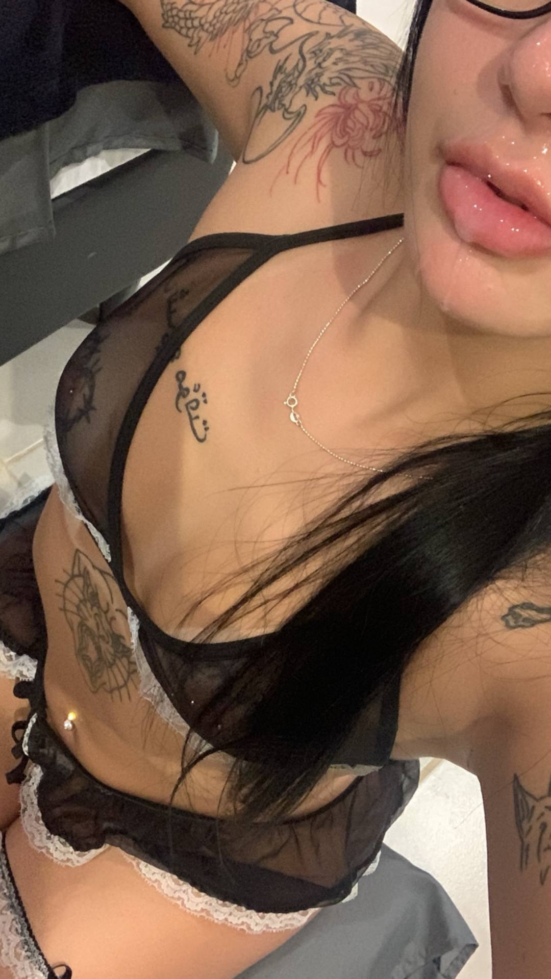Bruna Santini dançando funk sem roupa 😏