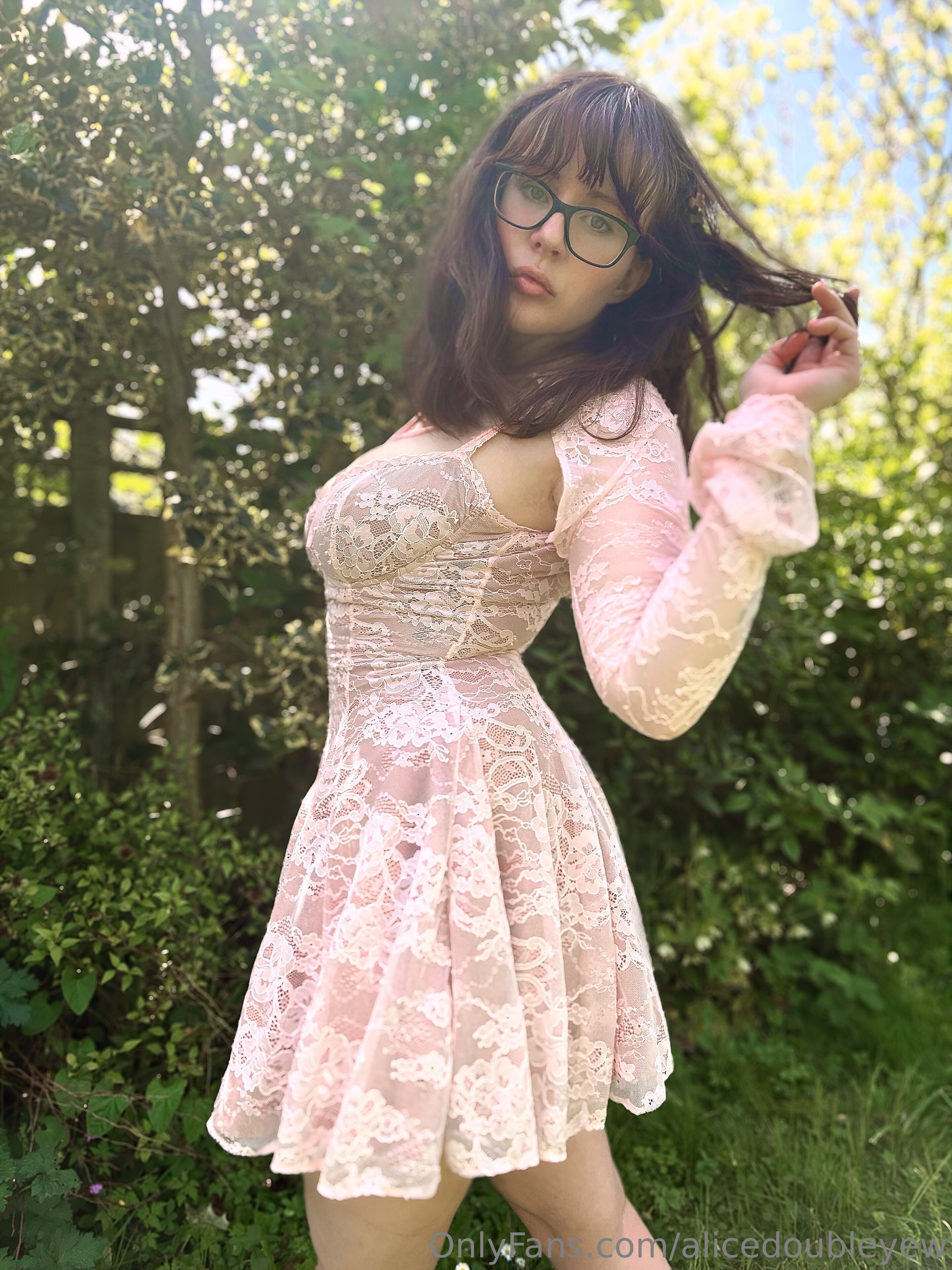 Alicecottonsox maravilhosa de quatro na cama