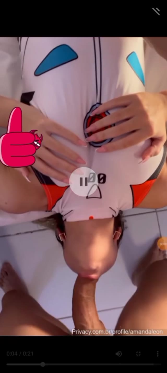 Safada Amanda Alcunha molhadinha depois do banho