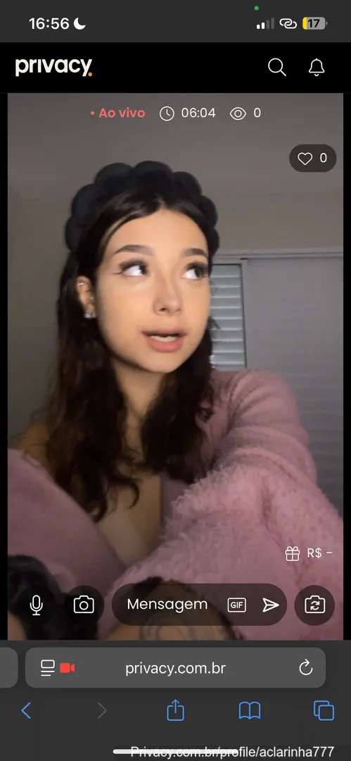 Clara Arcari atrevida, rebolando gostoso