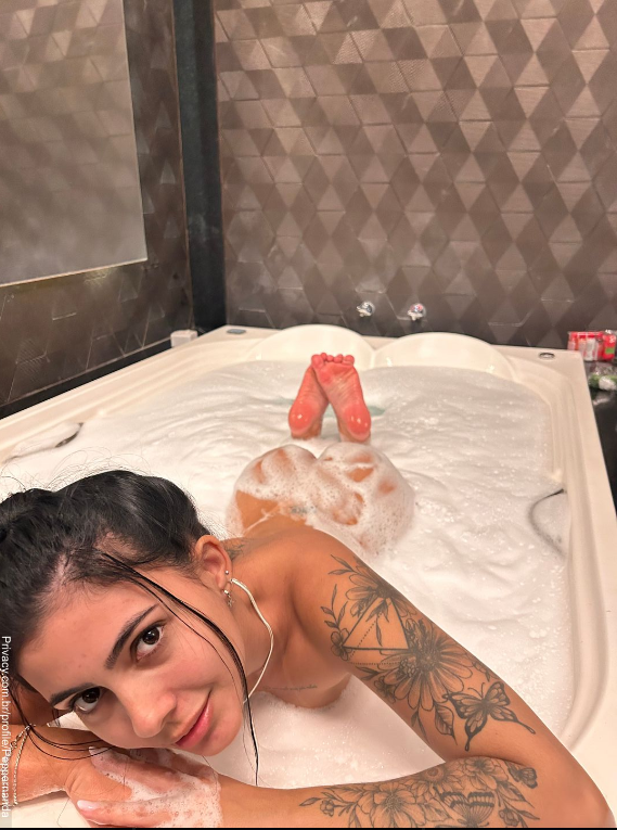 Com close na bunda durinha