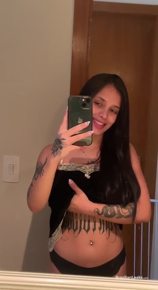 Frontal View in the Mirror Without Clothes — Maria Bae