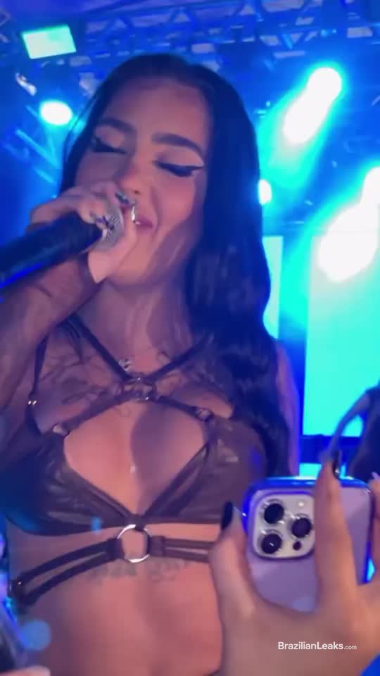 Perfect Mc Mirella in a thong thread in the kitchen