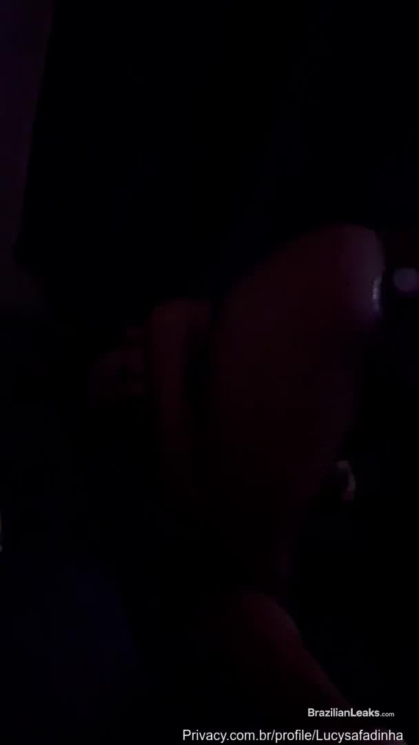 Lucysafadinha3 Leaked: enveloping, sitting comfortably on the bed