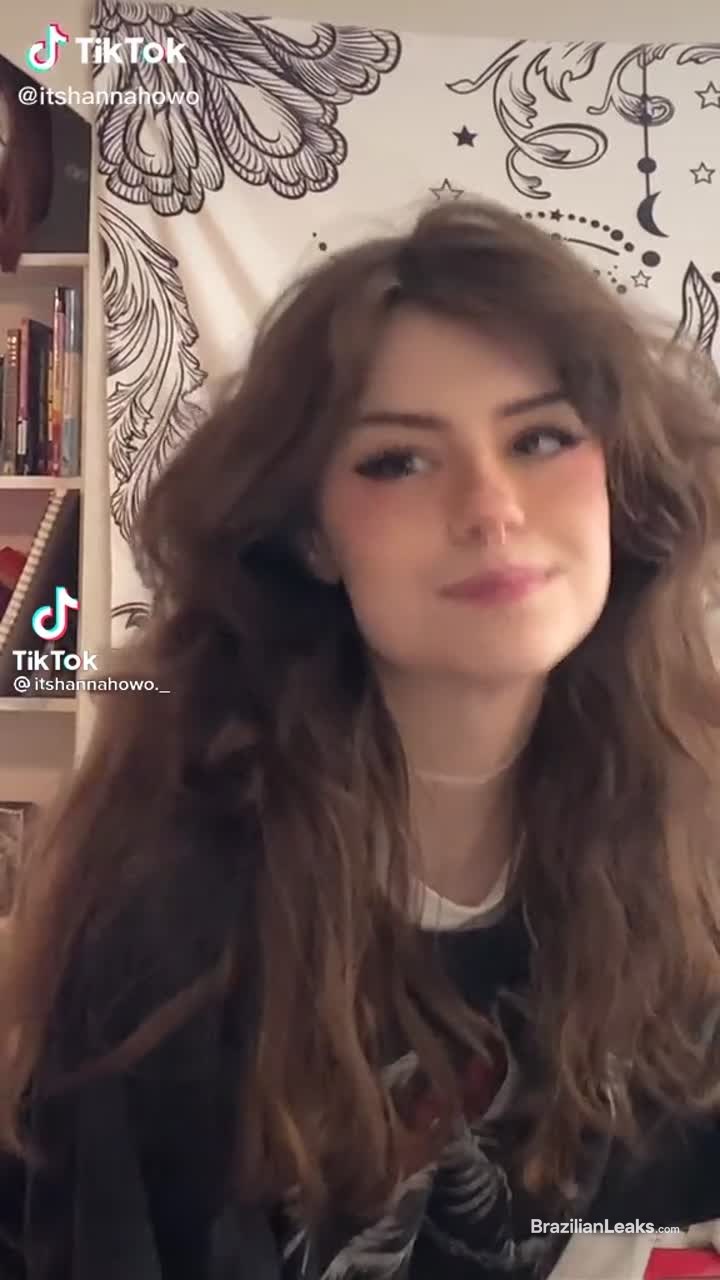 Hannah OwO in High Heels and Nothing Else